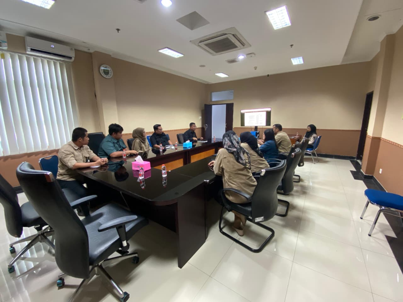 rapat-evaluasi-tim-w ...
